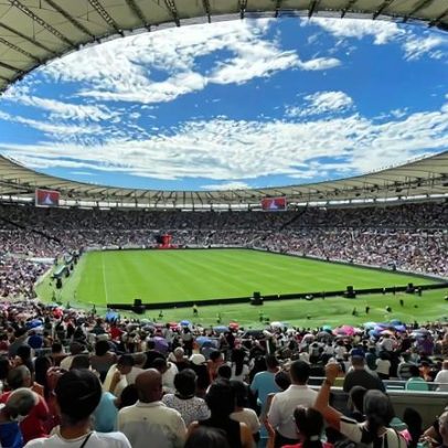 Evento da Universal lota estádios e milhares acompanham por telões