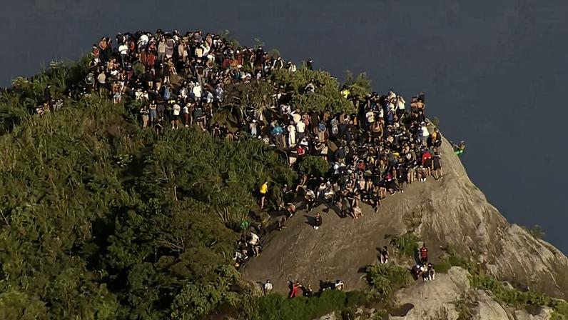 Operação no Vidigal deixa turistas ilhados em mirante