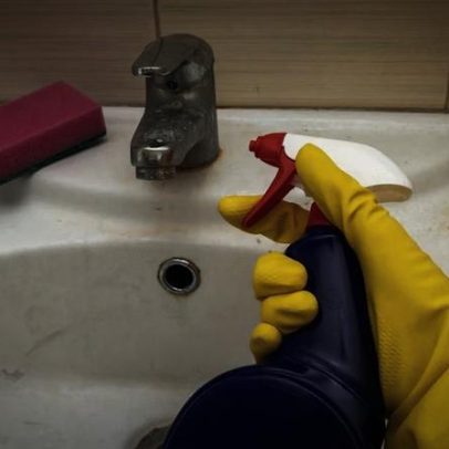 Morte de mulher aponta riscos de misturar produtos de limpeza