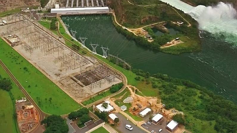 A represa da hidrelétrica de Furnas, que abrange 34 municípios de Minas Gerais