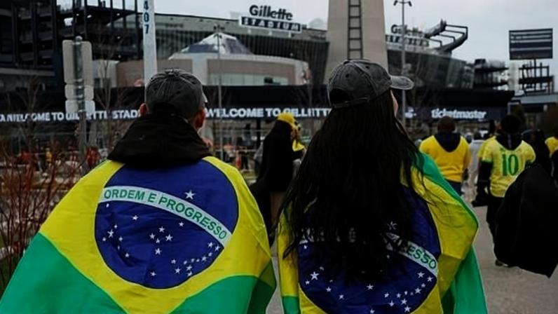 Brasileiros vão ao Gillette Stadium para amistoso entre Brasil x França
