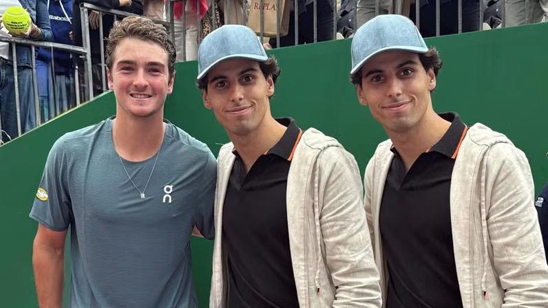 João Fonseca ao lado de Gabriel Bortoleto no Masters 1000 de Monte Carlo — Foto: Divulgação