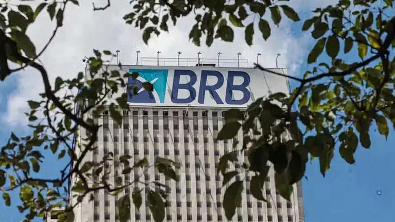 Foto de 19 de novembro de 2025 mostra a fachada do prédio do Banco de Brasília (BRB) — Foto: Joédson Alves/Agência Brasil