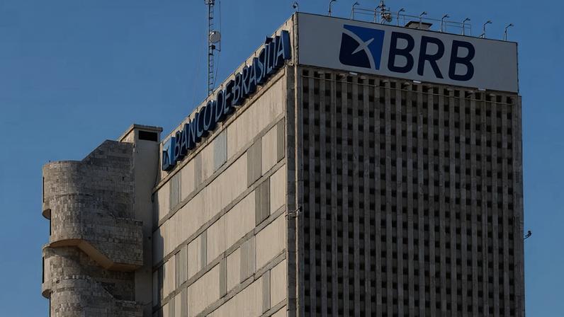Decisão provisória impede a venda e o repasse de imóveis à instituição financeira.