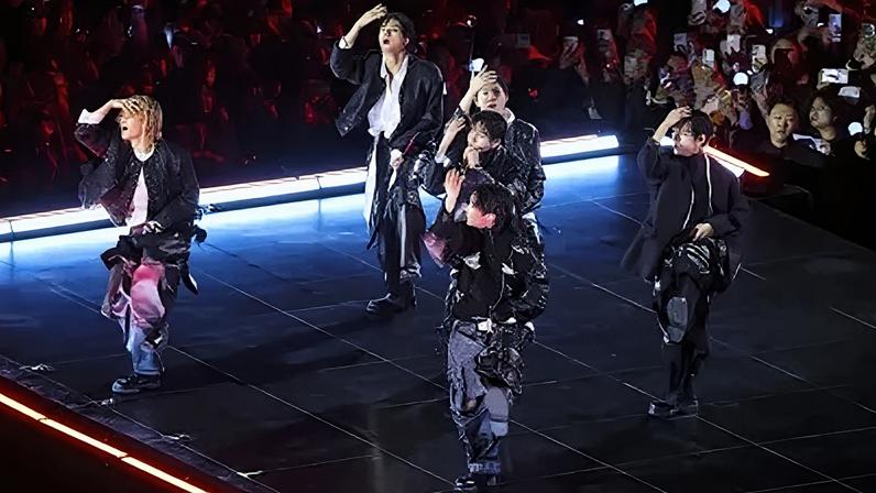 BTS fez um show gratuito em Seul para marcar sua volta aos palcos após o hiato