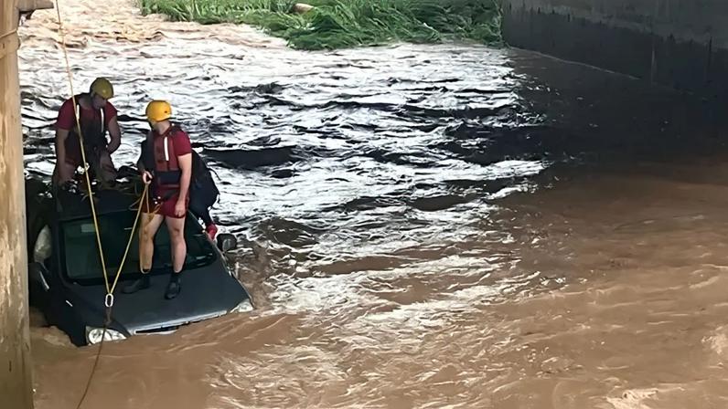 Piracicaba (SP), 04/04/2026 - Bombeiros buscam por mulher desaparecida após chuva. Foto: Defesa Civil SP/Divulgação