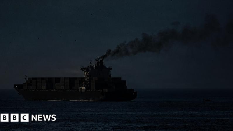 EUA não fixam prazo para encerrar guerra com Irã; Irã diz que Estreito de Hormuz não pode reabrir