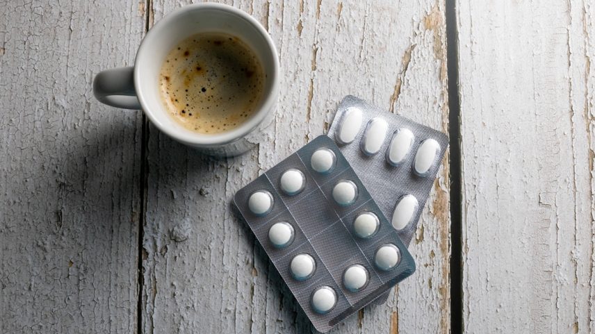 Café e medicamento