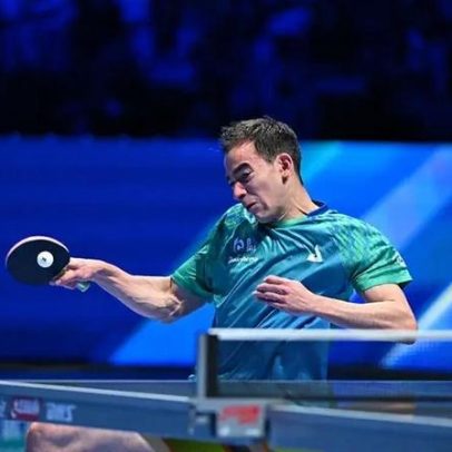 Hugo Calderano disputa medalha contra adversário francês na Copa do Mundo