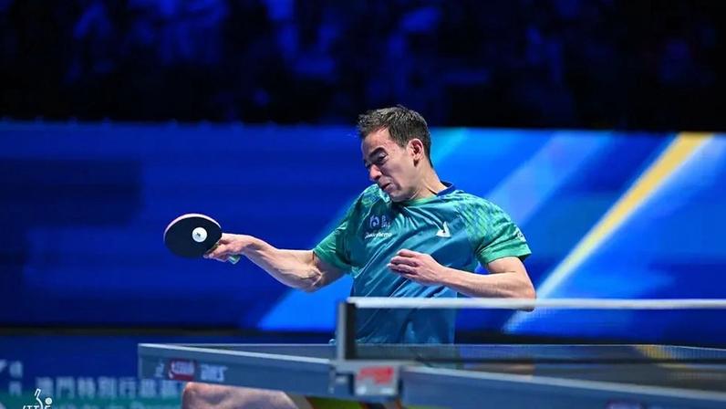 Hugo Calderano disputa medalha contra adversário francês na Copa do Mundo