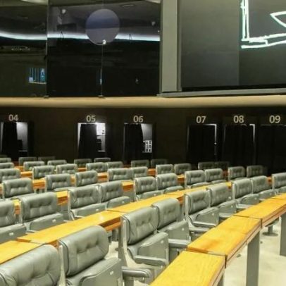 Câmara monta cabines para votação do novo ministro do TCU