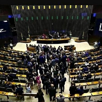 Câmara aprova PEC que destina 1% da receita à assistência social