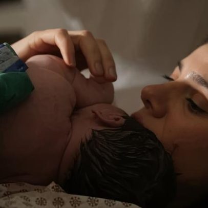 Camila Queiroz revela pela primeira vez o rosto da filha