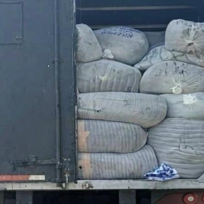 PRF apreende caminhão com mercadorias sem documentação em Montes Claros