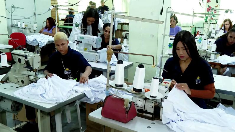 Brasília (DF), 22/09/2025 – Egressos do sistema prisional e cumpridores de alternativas penais são capacitados para o mercado. Frame TV Brasil