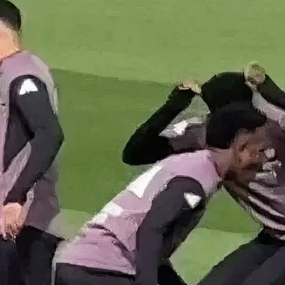 Vini Jr. faz caneta em Alexander-Arnold durante treino do Real Madrid