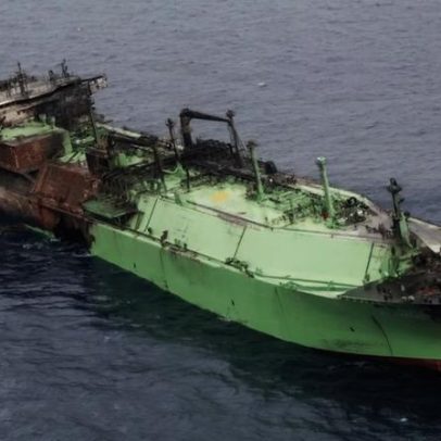 Nova tentativa de conter navio-bomba à deriva falha; o problema persiste