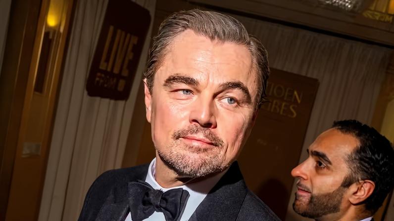 O ator Leonardo DiCaprio nos bastidores da 83ª edição do Globo de Ouro, em 11 de janeiro de 2026