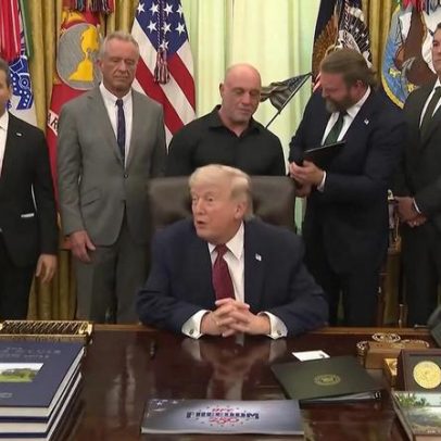 Trump afirma avanço nas conversas com Irã, tensões no Estreito de Ormuz sobem