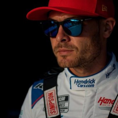 Aderência falha nas voltas finais tiram vitória de Kyle Larson em Kansas