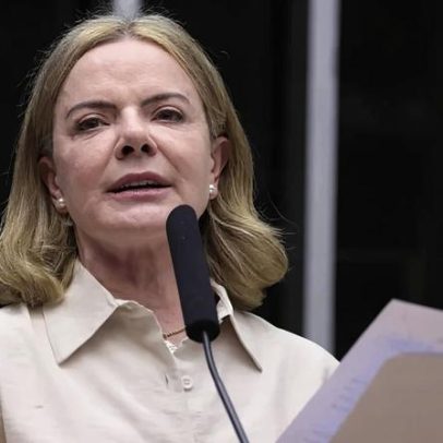 Gleisi aciona Câmara contra assessor de Trump por ofensa a brasileiras
