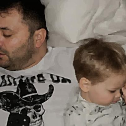 Mãe fica chocada com imagem na babá eletrônica após pai colocar filho na cama