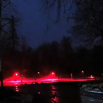 Cidades europeias adotam iluminação vermelha e seu impacto nos animais noturnos