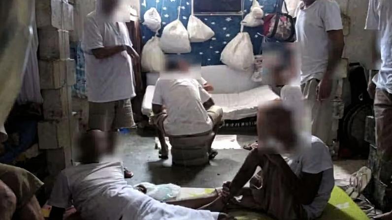 Presos em cela para doentes graves e pessoas com deficiência na Penitenciária de Parelheiros, em São Paulo — Foto: Reprodução/Defensoria Pública do Estado de São Paulo