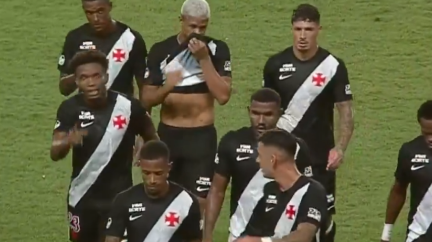 Discussão entre Thiago Mendes e Puma Rodriguez, jogadores do Vasco