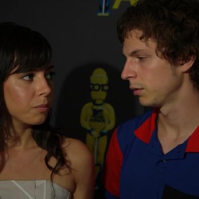 Atriz revela que quase se casou com Michael Cera após noite alucinante com comestíveis