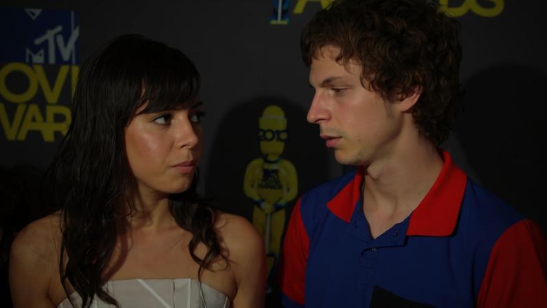Aubrey Plaza e Michael Cera no red carpet do MTV Movie Awards 2010, em 6 de junho de 2010, na Califórnia