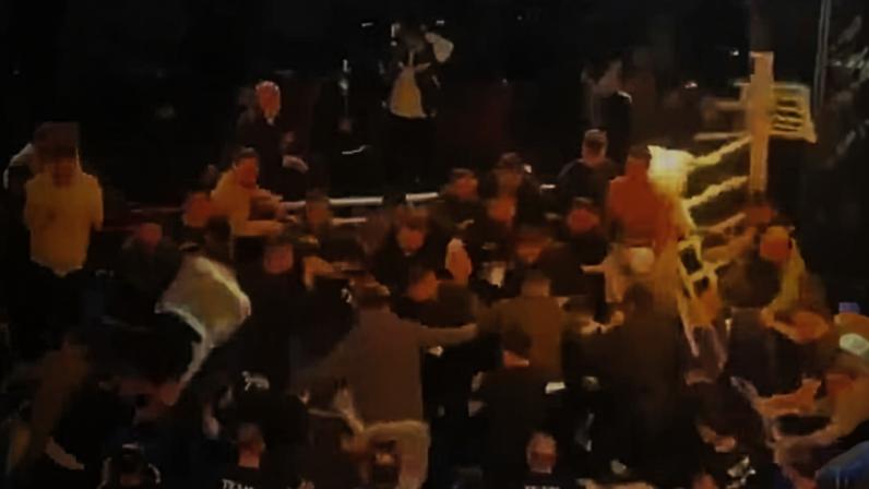 Briga generalizada em luta de boxe na Turquia — Foto: Reprodução