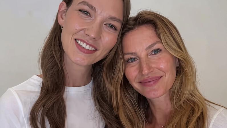 Gisele Bündchen e Karlie Kloss se unem em campanha solidária para o Dia das Mães — Foto: Reprodução/Instagram