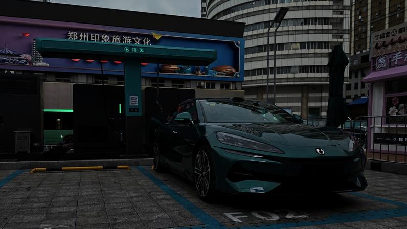 Carregador da BYD com 1.500 kW de potência — Foto: André Schaun/Autoesporte