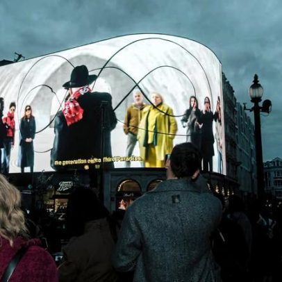 Pistoletto lança mensagem de paz preventiva em outdoors digitais globalmente