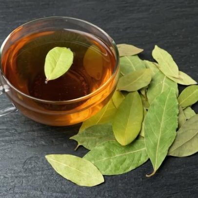 Chá de louro: 9 receitas e benefícios para a saúde