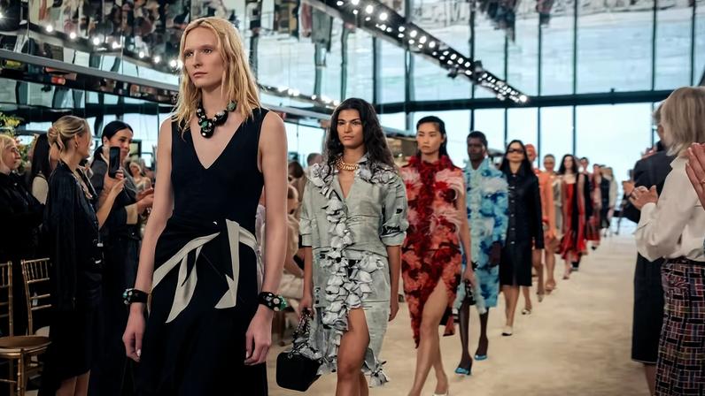Chanel | Cruise 2027 — Foto: Launchmetrics Spotlight