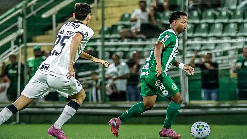 Chapecoense e Atlético-MG pelo Brasileirão (Foto: Reprodução)