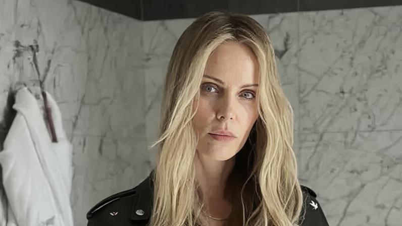 Charlize Theron viveu trauma na adolescência