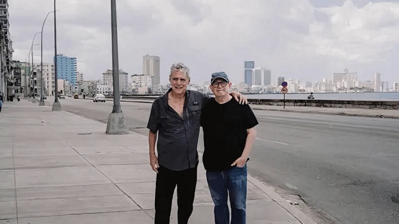 Chico Buarque doa remédios a Cuba durante crise energética