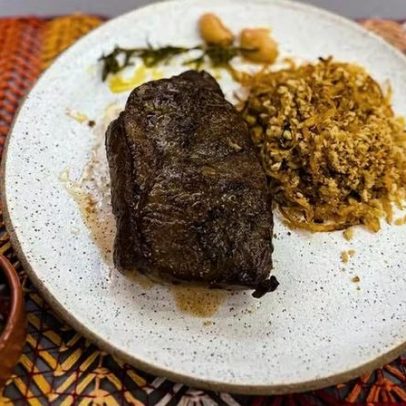 Bife de chorizo grelhado com molho lambão de Talitha Morete