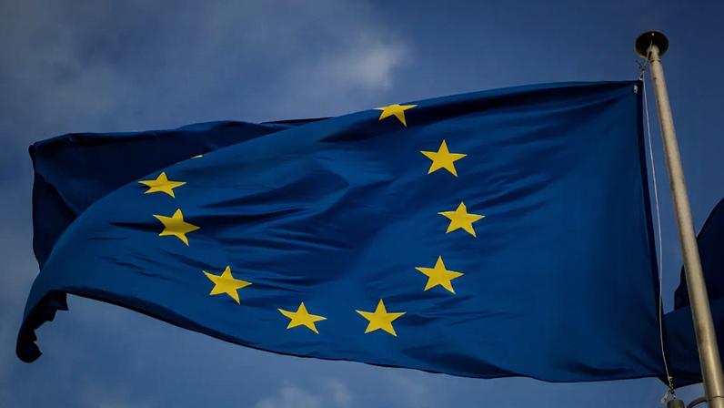 Bandeira da União Europeia (Foto: Christian Lue/Unsplash)