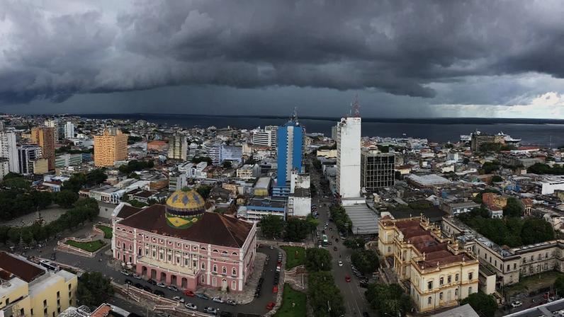 Chuva se forma em Manaus. — Foto: Rede Amazônica