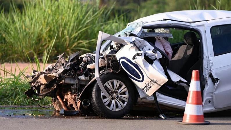 Grave acidente envolvendo o carro com equipe de jornalismo da TV Band Minas vitimou um cinegrafista e deixou uma jornalista em estado grave