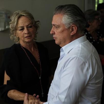Jornalista Damião comparece a velório de cinegrafista morto na 381