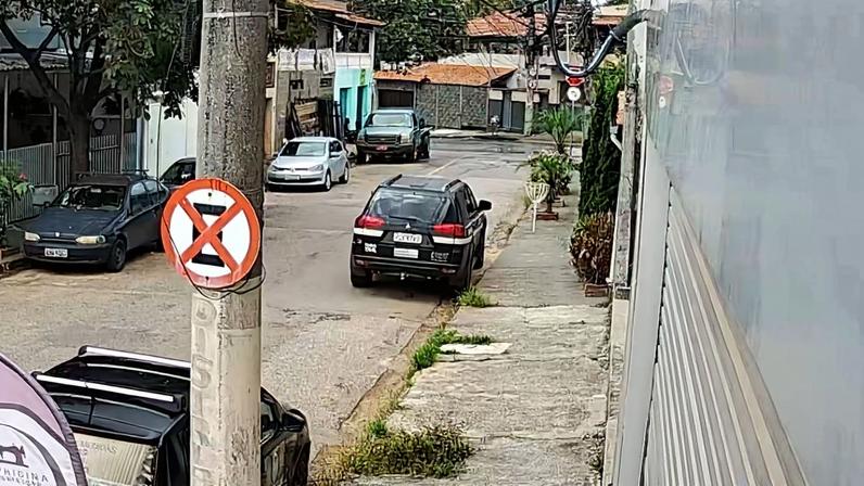 Viatura da PCMG possivelmente utilizada por suspeito na Grande BH