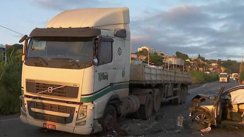 Acidente interdita o Anel Rodoviário