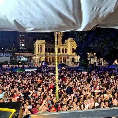 Cassiane encerra Jornada Pascoal e leva fiéis à Praça da Estação para cantar