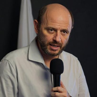 Mateus Simões exonera Rossieli Soares do cargo de secretário de Educação