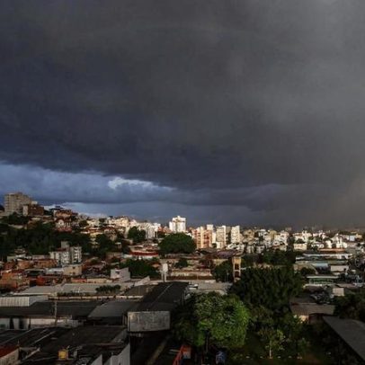 Alerta laranja de chuvas intensas e vendaval atinge BH e 609 cidades de MG